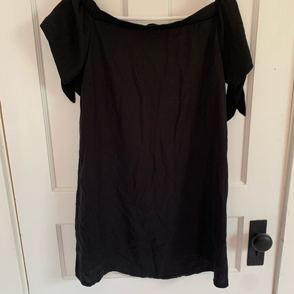 Black Off the Shoulder Tie-Sleeve Dress - Picture 3 of 3